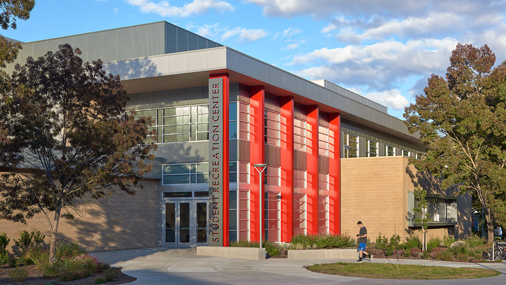visit the Student Recreation Center at SOU